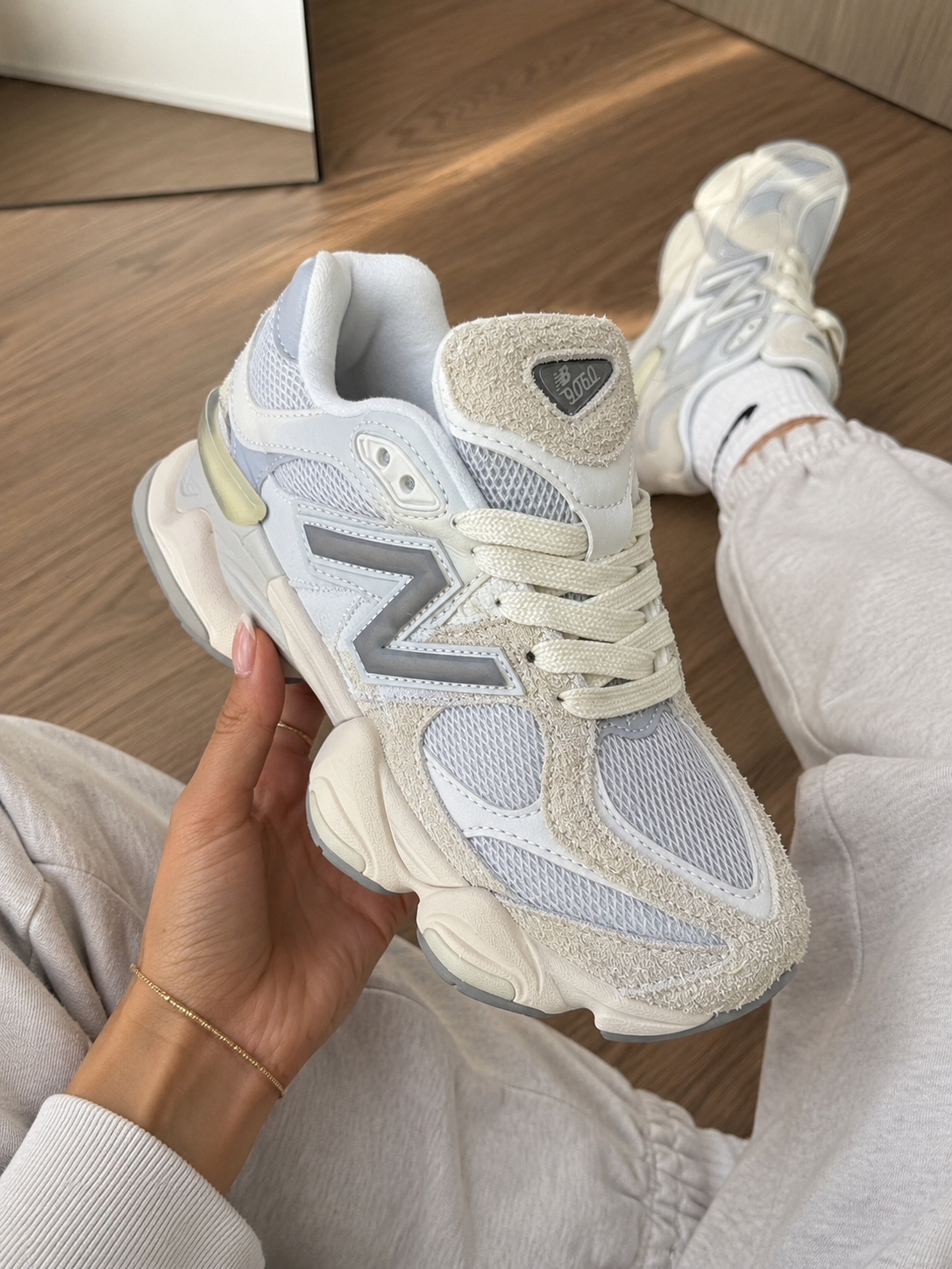 New Balance 9060 Grey/Beig