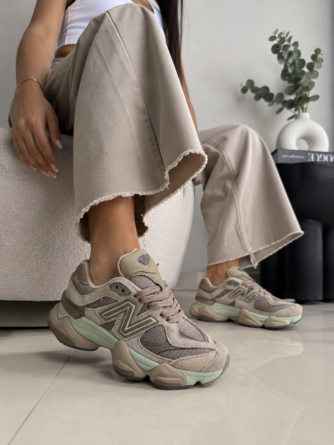 New Balance 9060 coffe/nude