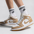 Nike Air Jordan 1 Mid Tan - Dama