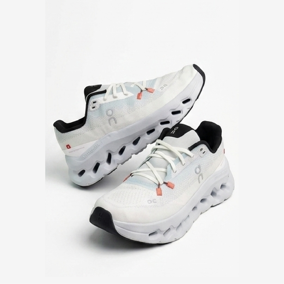 On Cloud Tilt - Mujer
