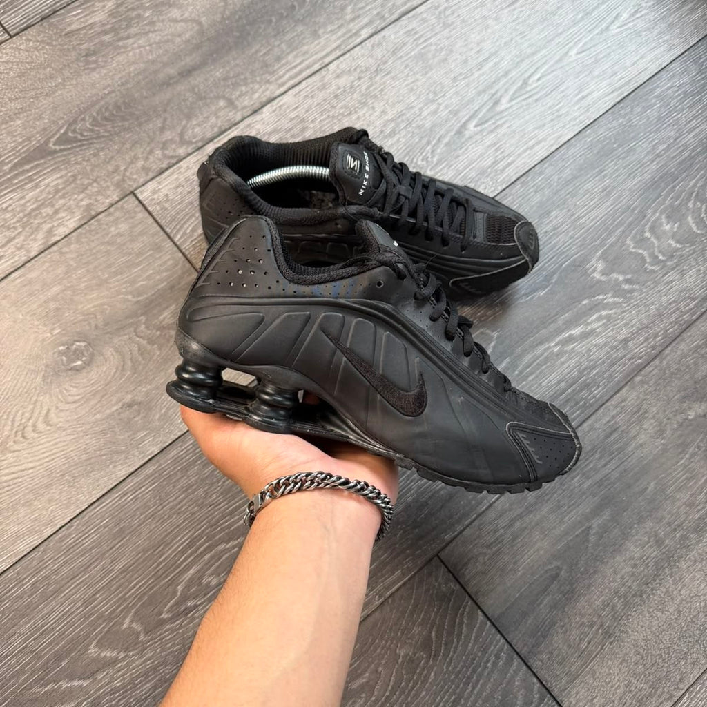 Nike Shox R4